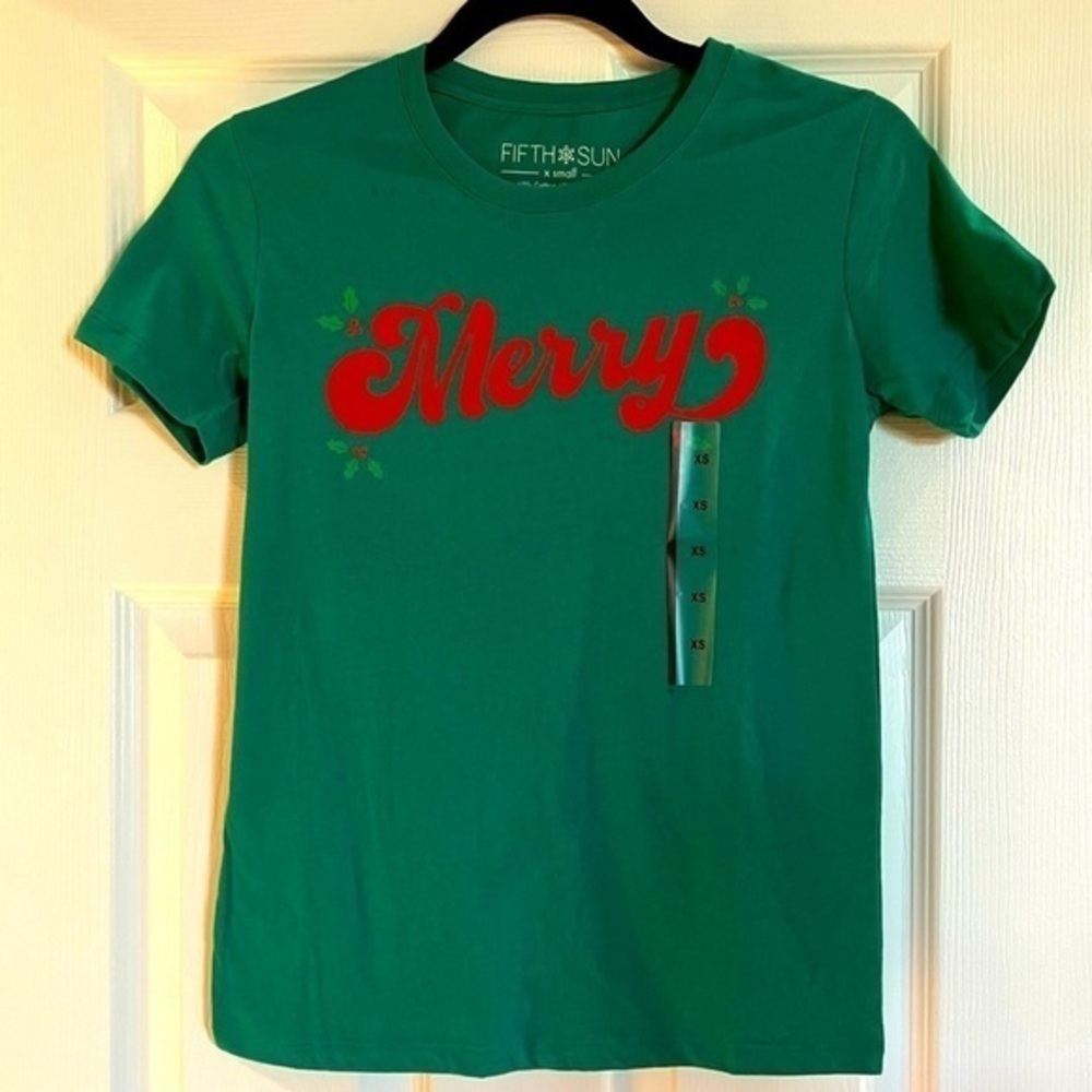 𝅺MERRY Crew Neck T-Shirt